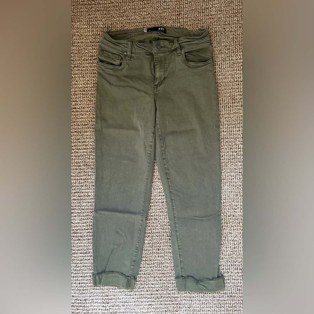 KUT from the kloth, size 4. Amy crop straight leg jeans.